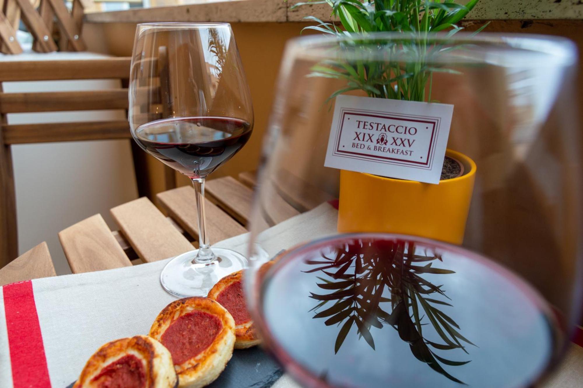 Testaccio Xix-Xxv Bed And Breakfast Rome Bagian luar foto