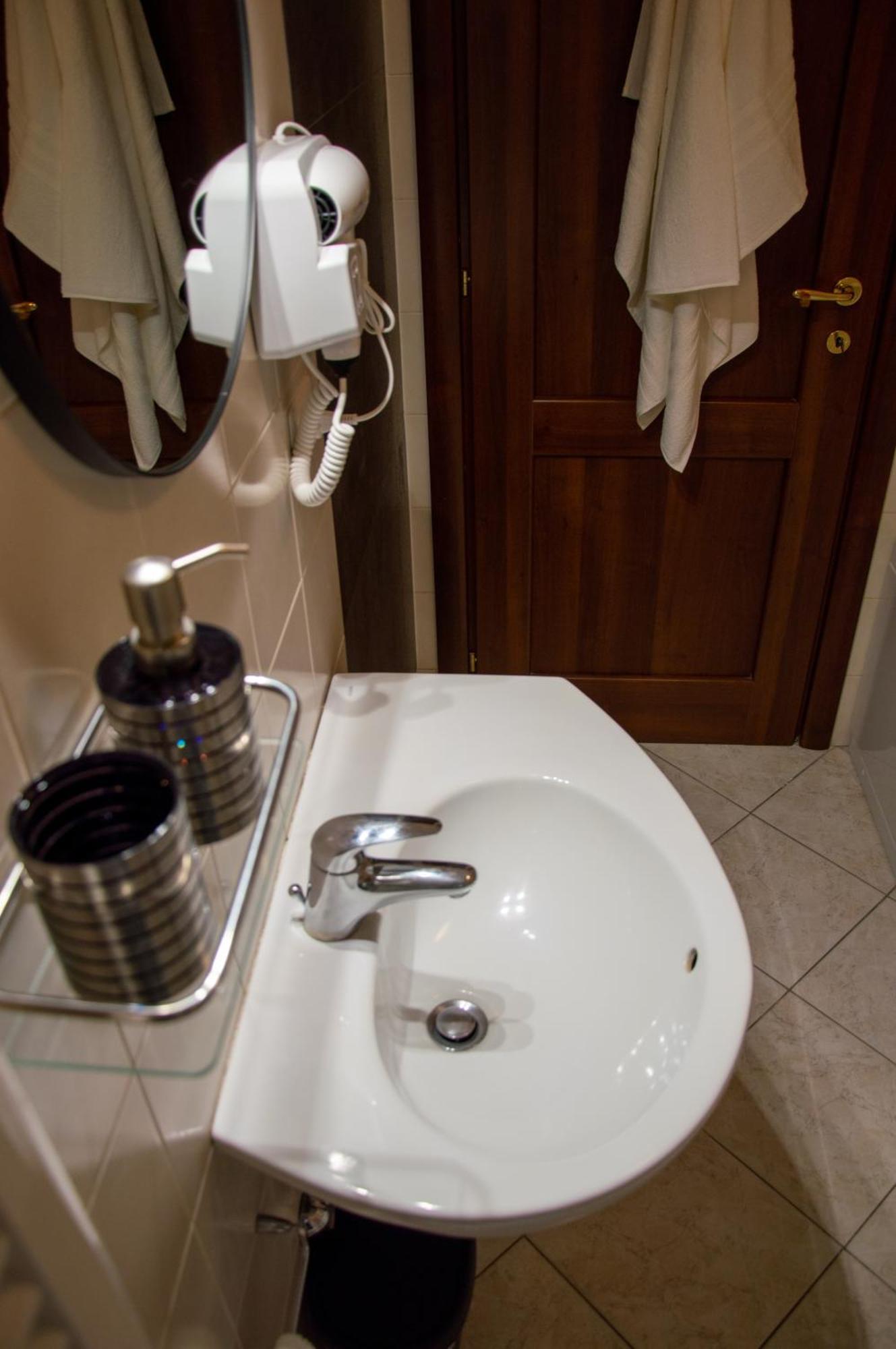 Testaccio Xix-Xxv Bed And Breakfast Rome Bagian luar foto