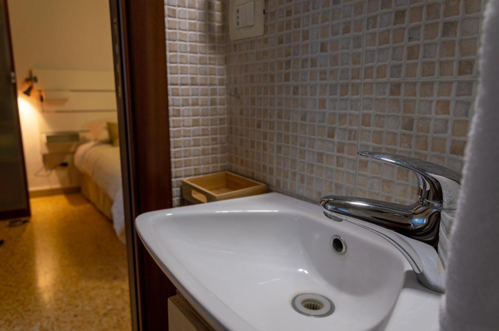 Testaccio Xix-Xxv Bed And Breakfast Rome Bagian luar foto